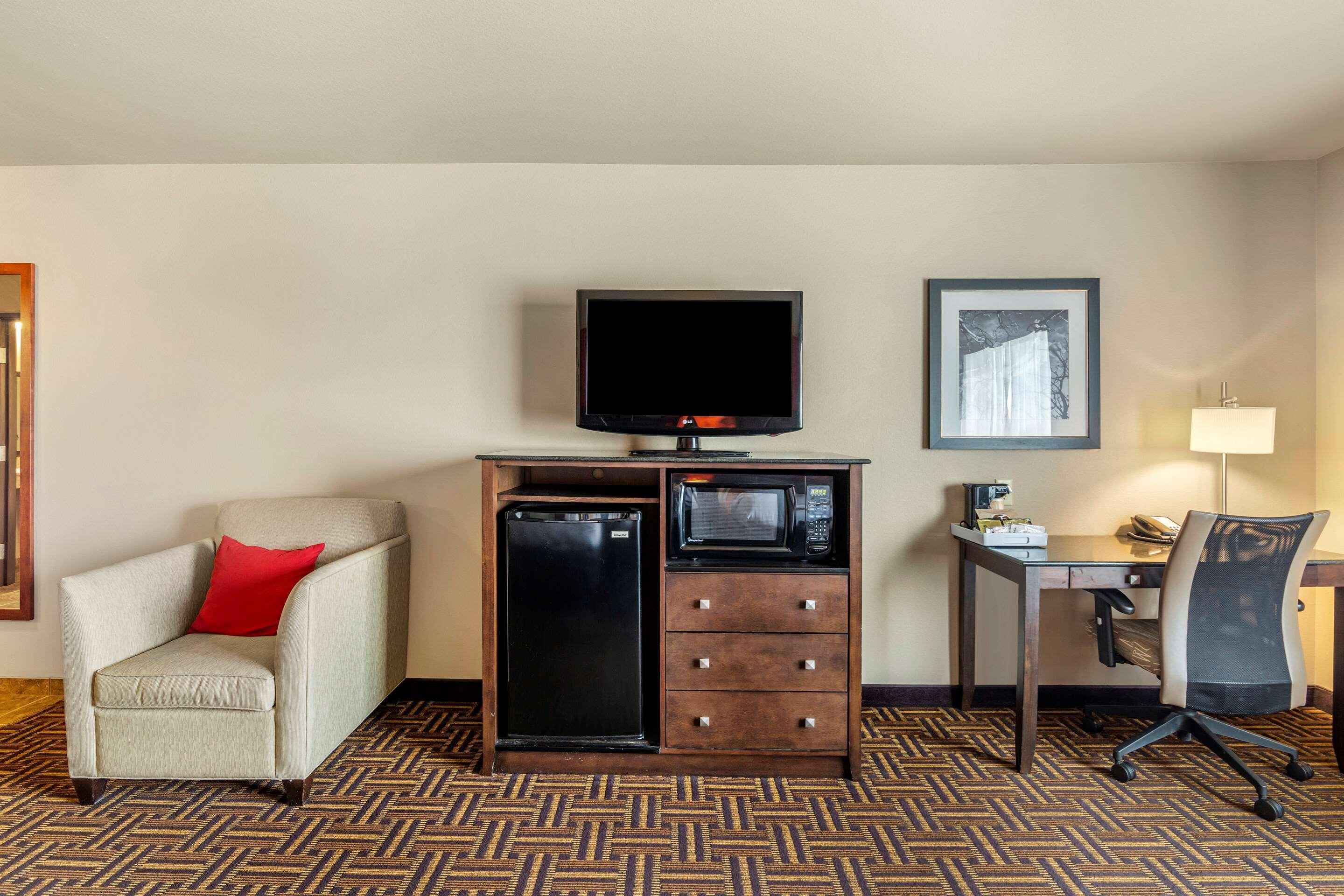 Sonesta Essential Minot Hotel Екстериор снимка