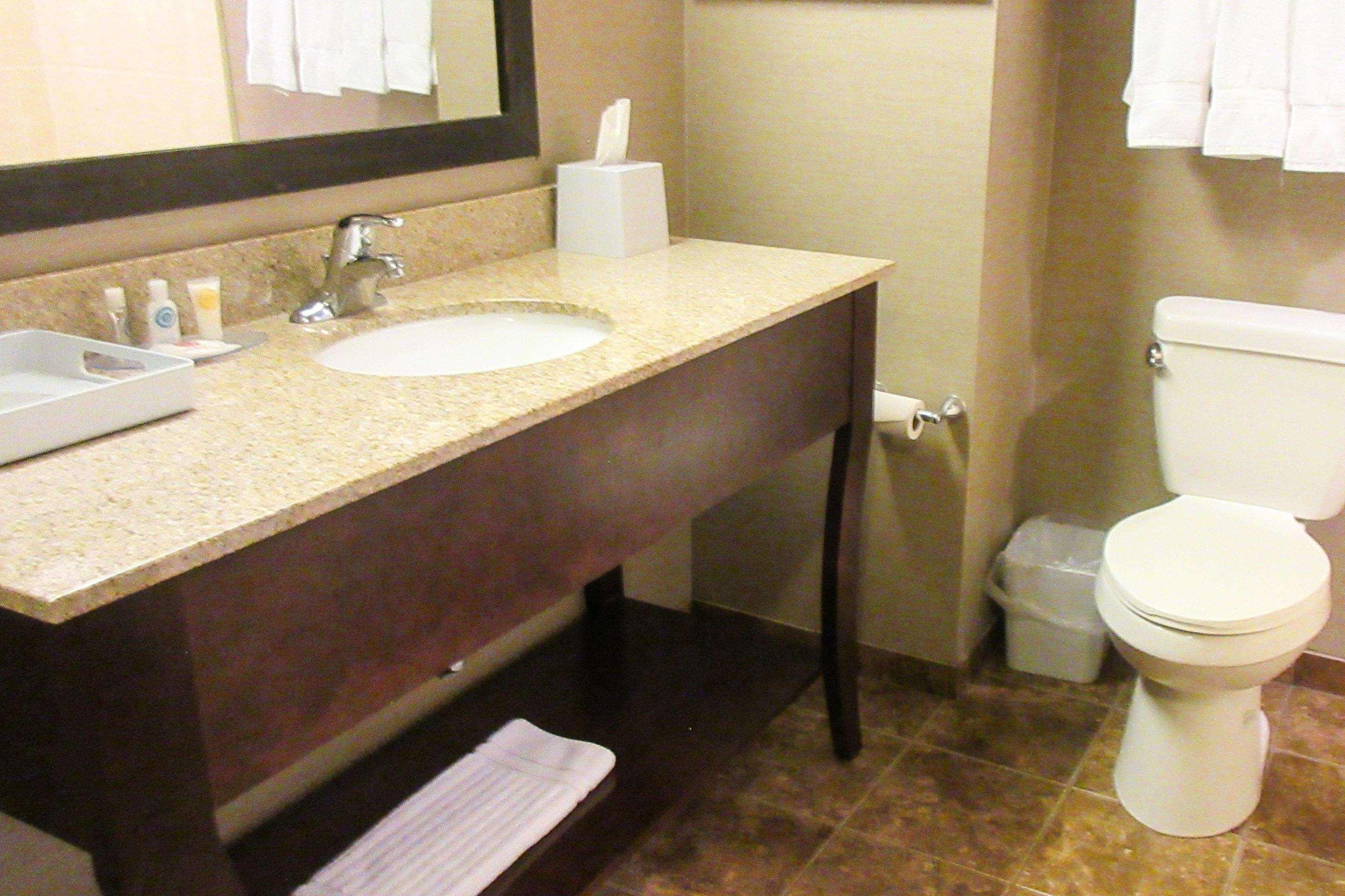 Sonesta Essential Minot Hotel Екстериор снимка