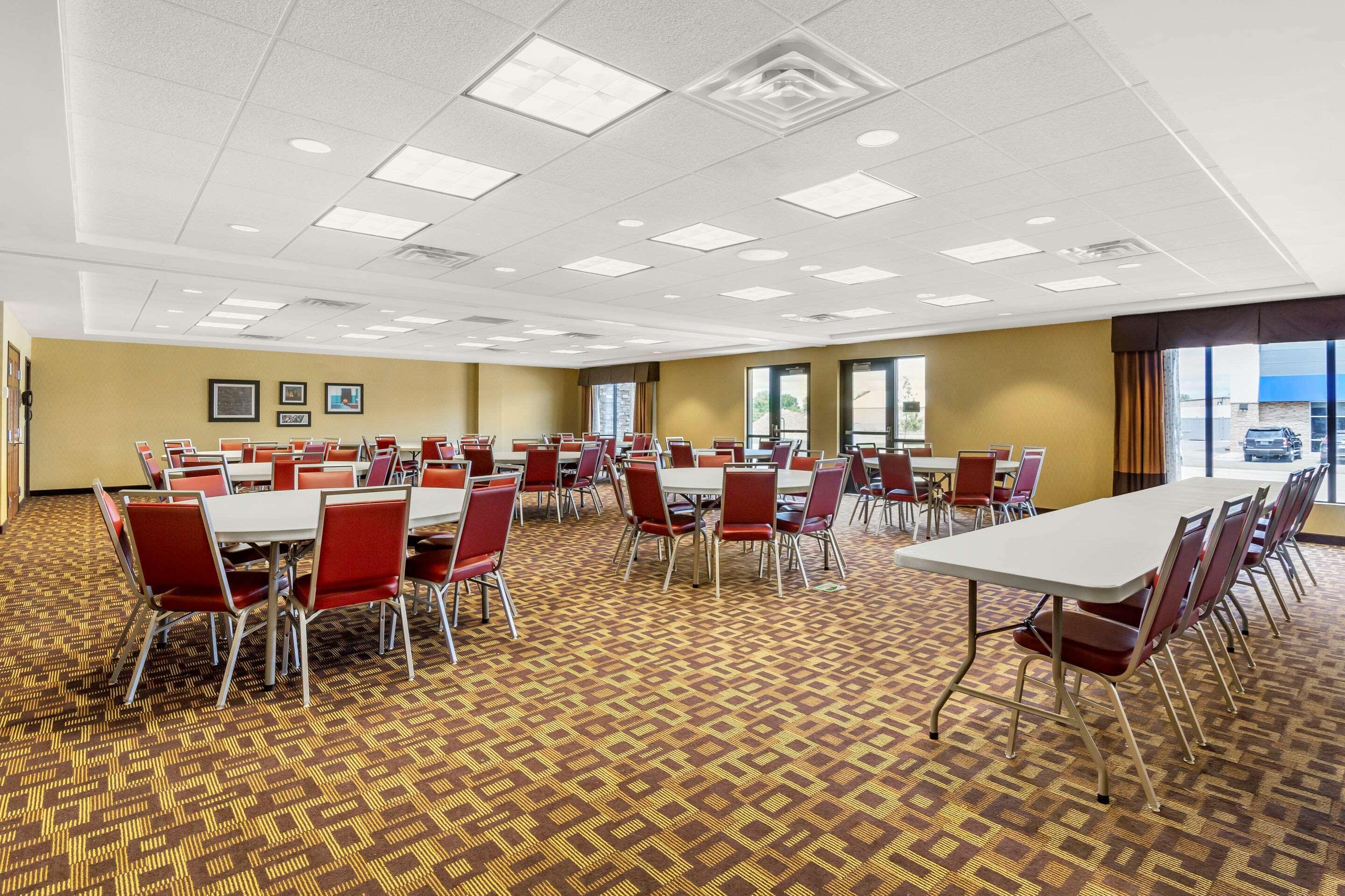 Sonesta Essential Minot Hotel Екстериор снимка