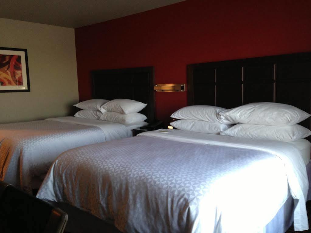 Sonesta Essential Minot Hotel Екстериор снимка